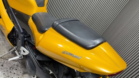 Triumph Daytona 2007 ONLY 22K GREAT RUNNING PROJECT BIKE 955CC SPORTS BIKE 21