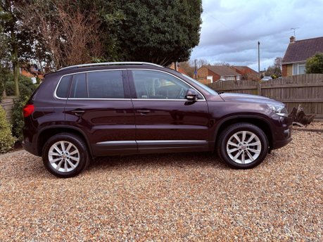 Volkswagen Tiguan 2.0 TDI BlueMotion Tech SE DSG 4WD Euro 5 (s/s) 5dr 6