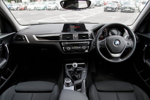 BMW 1 Series 118I SPORT 3