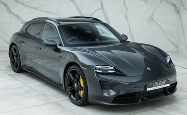 Porsche Taycan Turbo S Sport Turismo 8