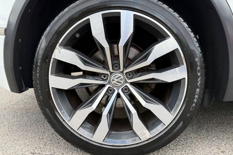 Volkswagen Tiguan R LINE TDI BMT 4MOTION DSG - PAN ROOF - APPLE CAR PLAY -ADAPTIVE CRUISE 54