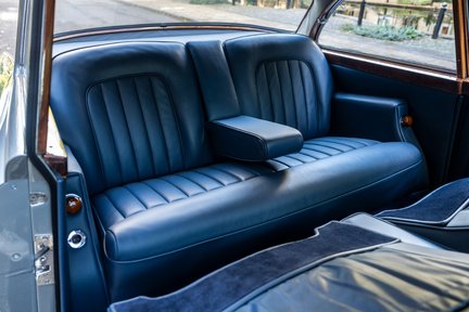 Bentley S2 Continental H.J Mulliner 26