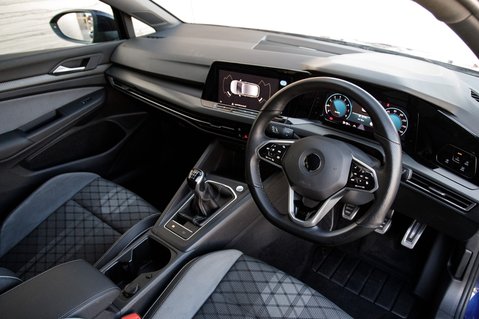 Volkswagen Golf R-LINE TSI 4