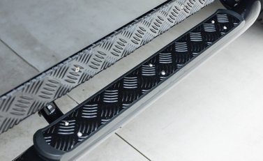 Land Rover Defender 90 XS 32