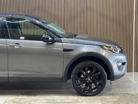 Land Rover Discovery Sport 2.0 Discovery Sport Black HSE TD4 Auto 4WD 5dr 19