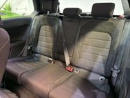 Volkswagen Golf 2.0 TSI R Hatchback 3dr Petrol DSG 4Motion Euro 6 (s/s) (310 ps) 41