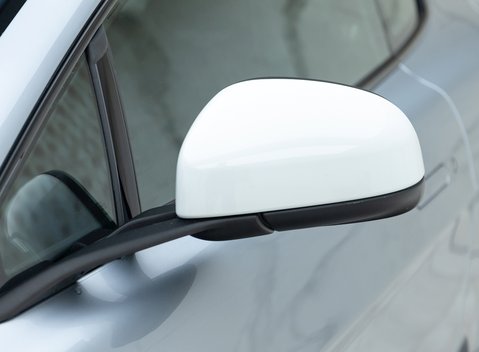 Aston Martin V12 Vantage S 25