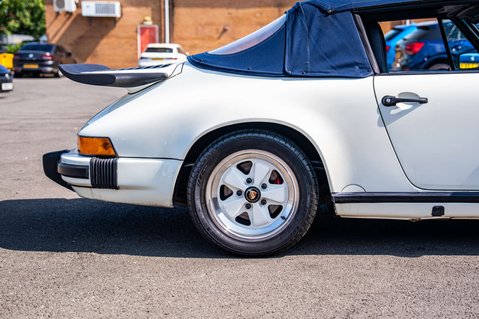 Porsche 911 3.2 Classic Carrera Cabriolet 2dr Petrol Manual (231 bhp) 84