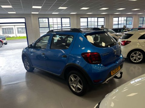 Dacia Sandero 0.9 Sandero Stepway Essential TCe 5dr 3
