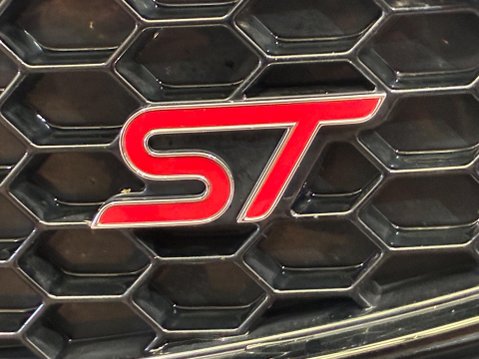 Ford Focus 2.0T EcoBoost ST-2 Euro 6 (s/s) 5dr 45