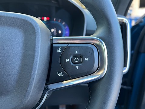 Volvo XC40 2.0 B3 Core Estate 5dr Hybrid Electric Auto Euro 6 (163 bhp) 22