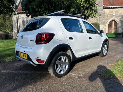 Dacia Sandero Stepway LAUREATE TCE 16