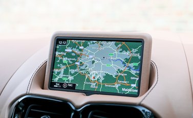 Aston Martin V8 Vantage 16