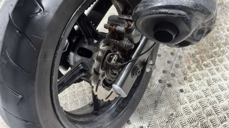 Suzuki Gladius 650 2012, 54K, 650CC RUNNING NAKED, SPARES/REPAIR/PROJECT 16