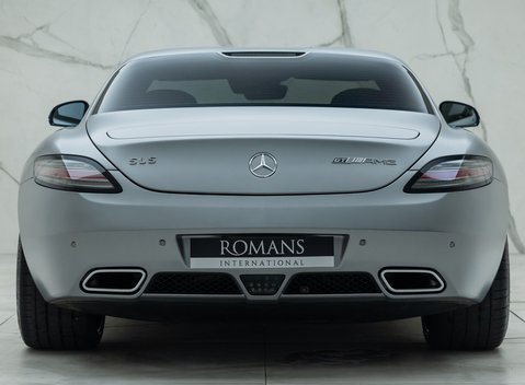 Mercedes-Benz SLS AMG GT 10
