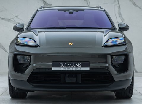 Porsche Macan 4 Electric 7