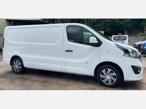 Vauxhall Vivaro 1.6 CDTi 2900 BiTurbo ecoFLEX Sportive L2 H1 Euro 5 (s/s) 5dr 6