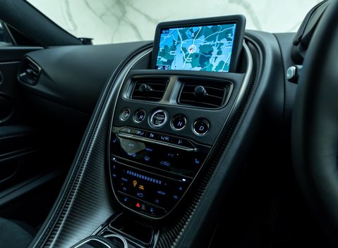 Aston Martin DBS Superleggera 21