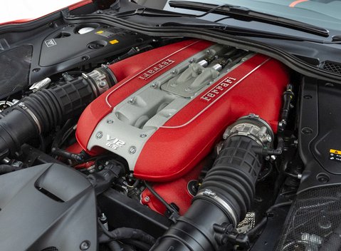 Ferrari 812 Superfast 37