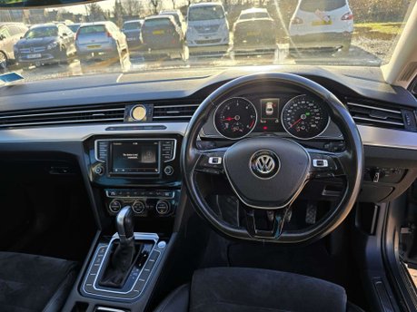 Volkswagen Passat 2.0 TDI BlueMotion Tech GT Saloon 4dr Diesel DSG Euro 6 (s/s) (150 ps) 41
