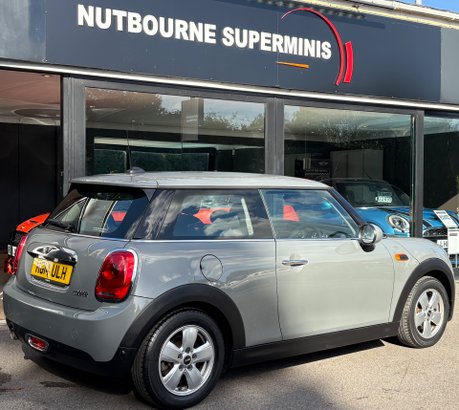 Mini Hatch Cooper 1.5 Petrol Manual Pepper Media 3 door - SAT NAV - 1 OWNER FSH 2