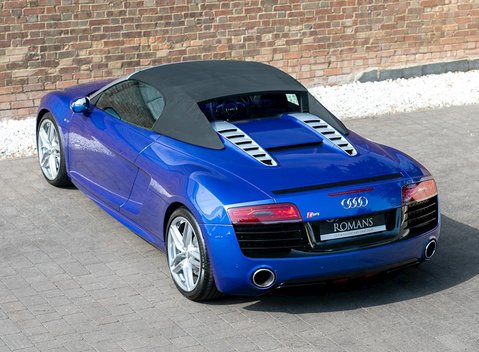 Audi R8 V10 Spyder 10