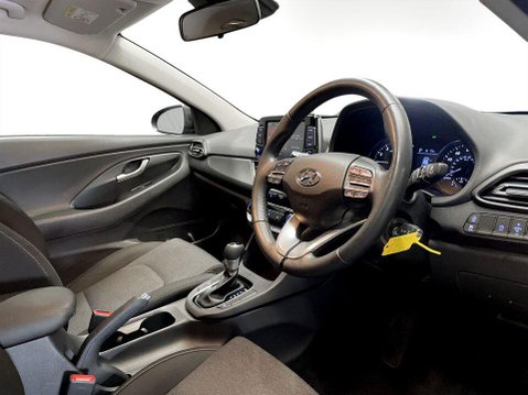 Hyundai i30 1.0 T-GDi MHEV SE Connect Hatchback 5dr Petrol Hybrid DCT Euro 6 (s/s) (120 12