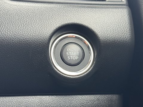 Suzuki Swift 1.2 Dualjet 83 12V Hybrid SZ5 5dr 27