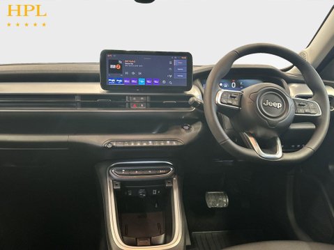 Jeep Avenger 1.2 e-Hybrid Summit SUV 5dr Petrol Hybrid e-DCT Euro 6 (s/s) (100 ps) Air C 19