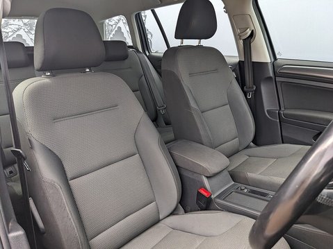Volkswagen Golf SE NAVIGATION TDI DSG 15
