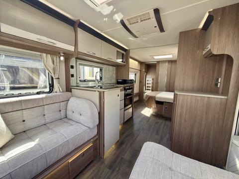 Coachman Laser Xcel 875 Kingsham 30th Special Edition 18