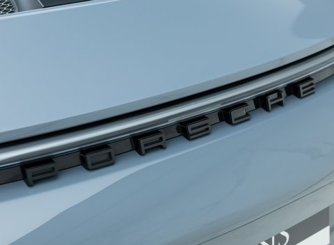 Porsche 911 GT3 Touring (992) 36