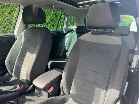 Volkswagen Tiguan 2.0 TSI SEL SUV 5dr Petrol DSG 4Motion Euro 6 (s/s) (180 ps) 8