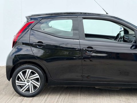 Toyota Aygo 1.0 Aygo X-Play TSS VVT-i 5dr 9