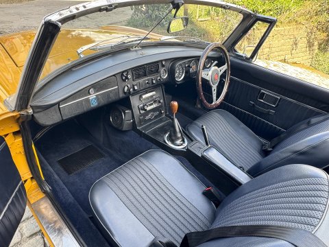 MG B ROADSTER 30
