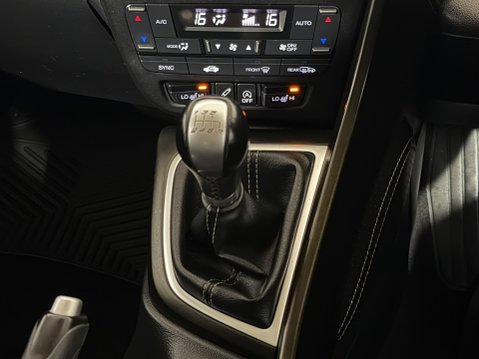 Honda Civic I-DTEC SR TOURER 15