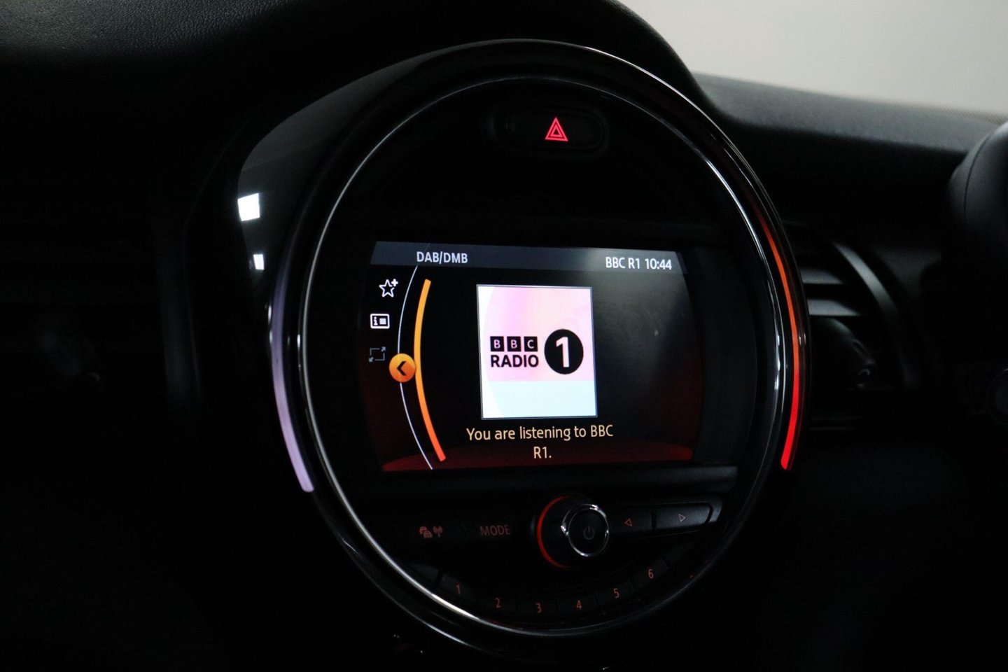 2018 MINI Hatch — image 33
