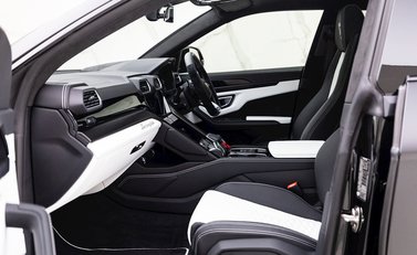 Lamborghini Urus 15