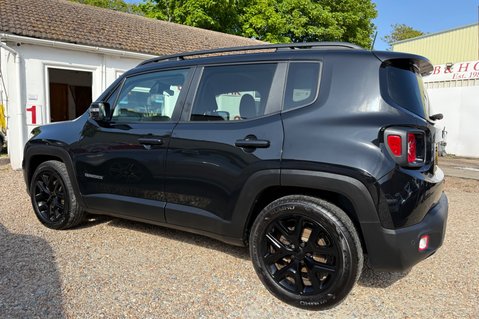 Jeep Renegade 1.0T NIGHT EAGLE STUNNING CAR! SAT NAV..CRUISE CONTROL..AIR CON.STUNNING 33