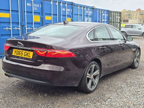 Jaguar XF 2.0d Portfolio Saloon 4dr Diesel Auto Euro 6 (s/s) (180 ps) 15