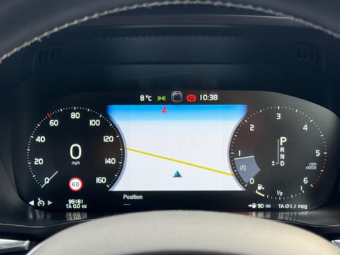 Volvo XC60 2.0 D4 R-Design Auto AWD Euro 6 (s/s) 5dr 38