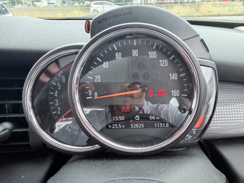 Mini Hatch COOPER 17