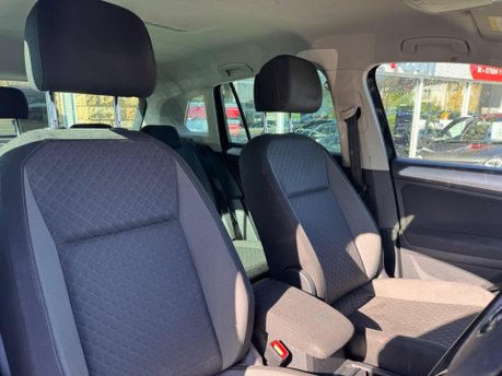 Volkswagen Tiguan SE NAV TDI BMT 9