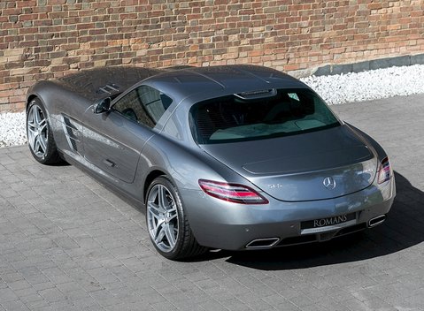 Mercedes-Benz SLS AMG 11