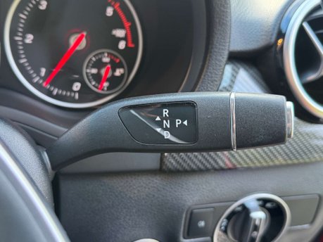 Mercedes-Benz B Class 2.1 B 200 AMG Line Premium+ D Auto 5dr 33