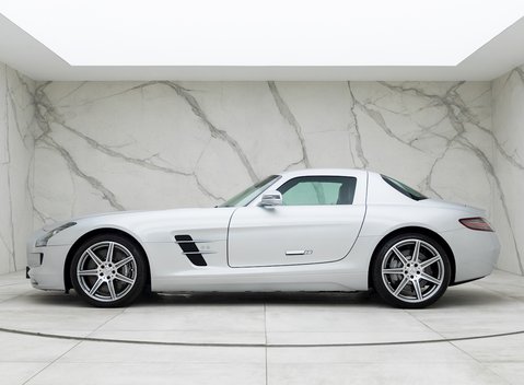 Mercedes-Benz SLS AMG 2