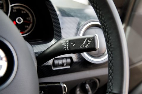 Volkswagen Up R-LINE 18