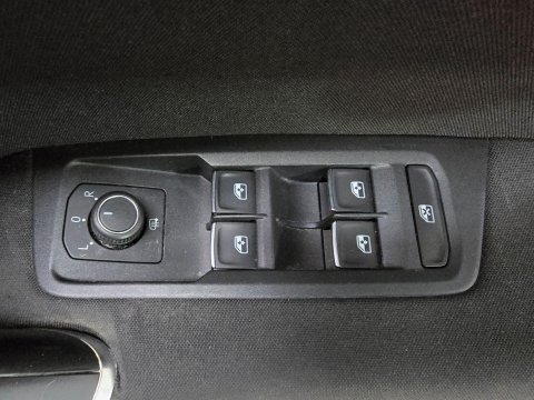 Volkswagen Touran 1.6 TDI BlueMotion Tech SE Euro 6 (s/s) 5dr 40