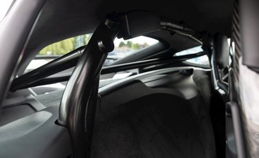 Porsche 718 Cayman GT4 14