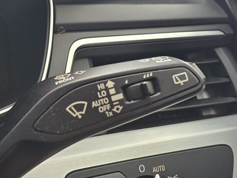 Audi A4 AVANT TDI S LINE 19
